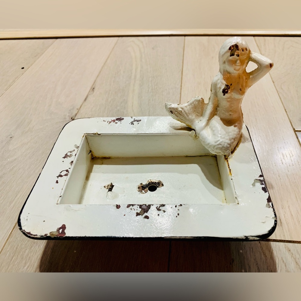 Mermaid soap dish